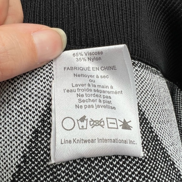 John & Jenn Stretch Knit Skirt Size S/P - Picture 9 of 9